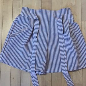 High shorts with tie